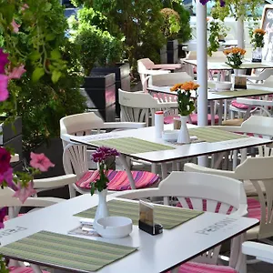 **** Hotel Les Jardins Carol Rumänien